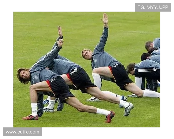 足球明星如何通过科学锻炼提升身体素质与竞技水平的秘诀分享